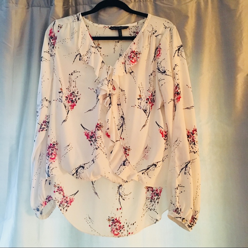 WHITE HOUSE BLACK MARKET FLORAL BLOUSE